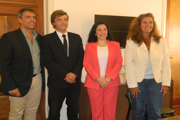 Firma de convenio en Carmen de Areco